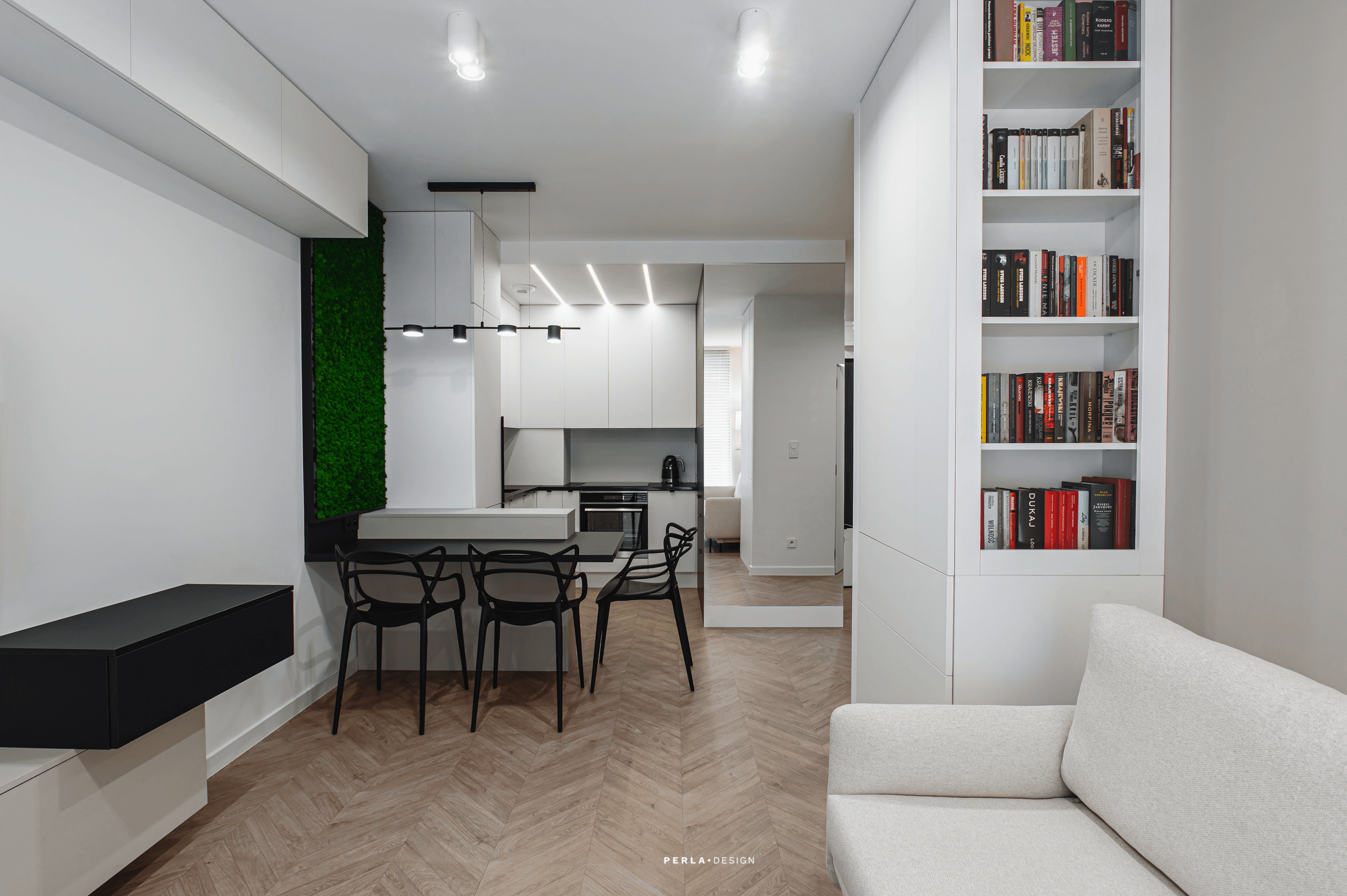 minimalistyczne mieszkanie biblioteczka