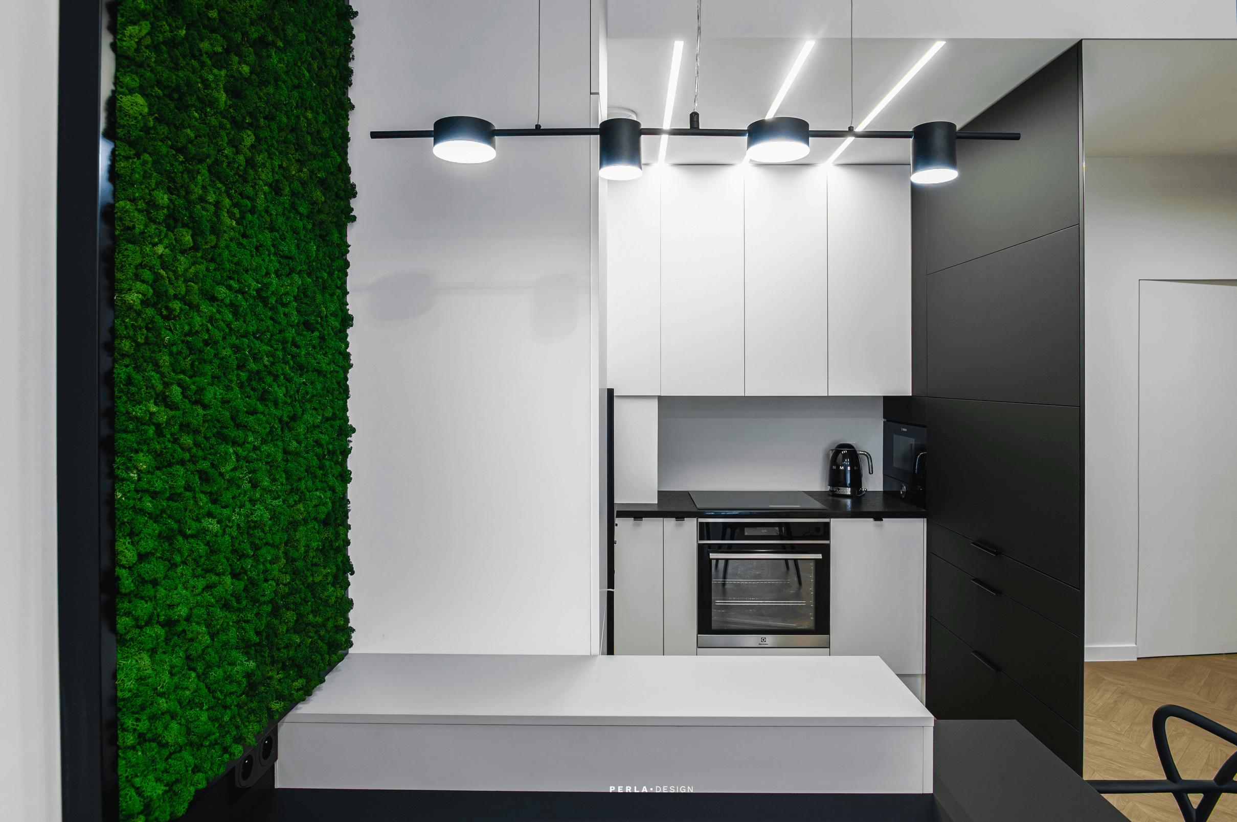 minimalistyczne mieszkanie chrobotek w jadalni